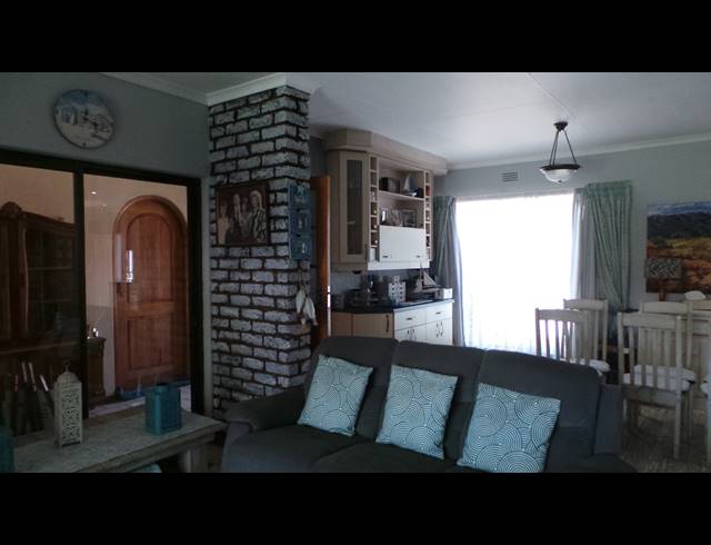 5 BEDROOM FREEHOLD FOR SALE IN DALPARK EXT 1